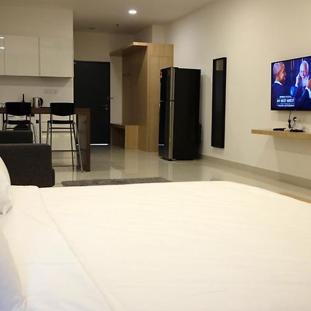 A Suites - Atria Sofo Suites Петалинг Джая Екстериор снимка